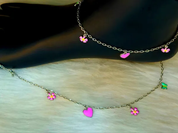 Floral_And_Heart_Charm_Anklet