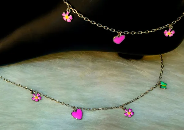 Floral_And_Heart_Charm_Anklet
