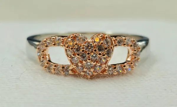 Heart-Shaped_Pave_Ring