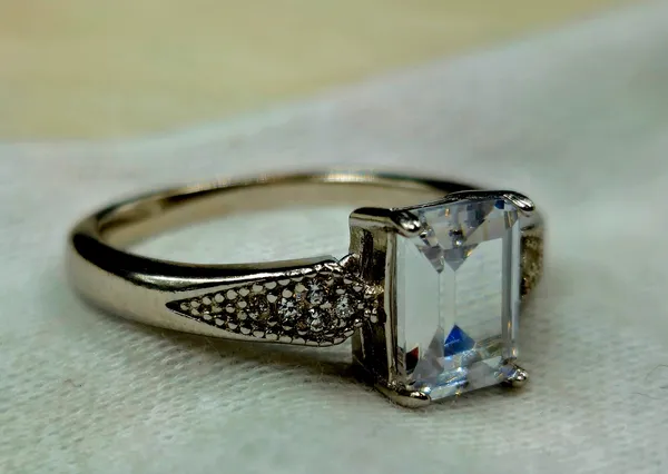 Square-Cut_Stone_Silver_Ring_For_Men