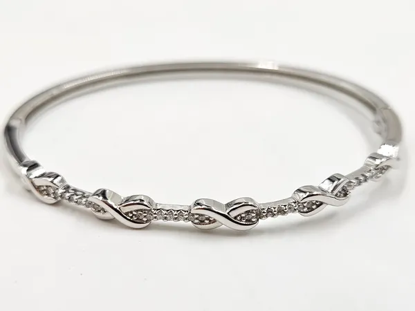 Intertwined_Silver_Bracelet