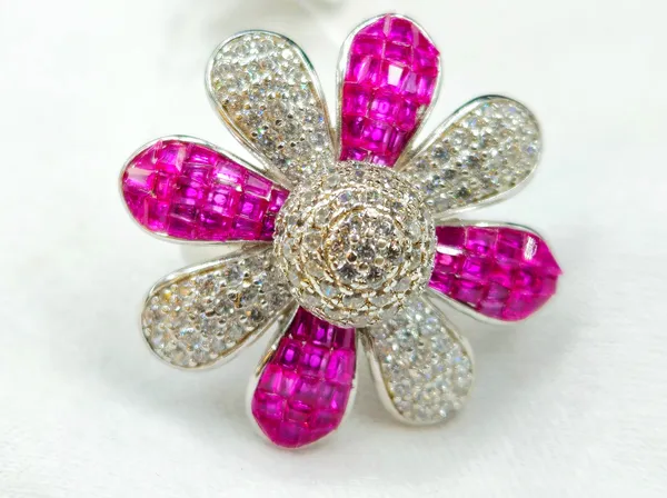 Glamorous_Silver-Toned_Ring
