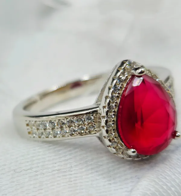 Crimson_Teardrop_Halo_Ring