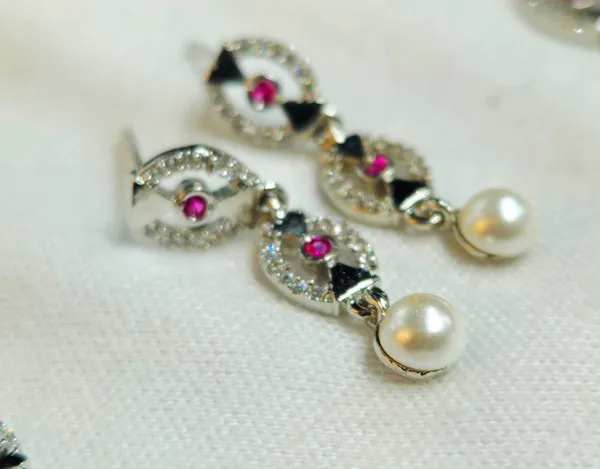 Pink_Luxe_Pearl_Necklace