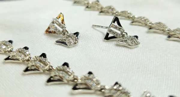 Starlet_Arrow_Necklace