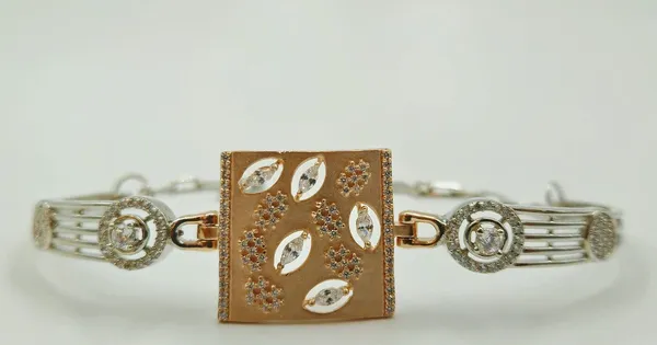 Celestial_Elegance_Silver_Bracelet