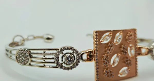 Celestial_Elegance_Silver_Bracelet