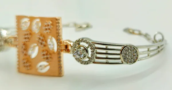 Celestial_Elegance_Silver_Bracelet