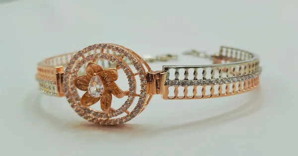 Blossom_Halo_Silver_Bracelet