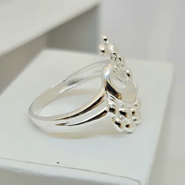 Glossy_Peacock_Finger_Ring