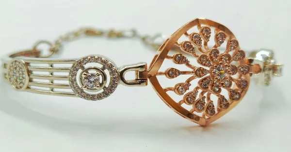 Radiant_Blossom_Silver_Bracelet