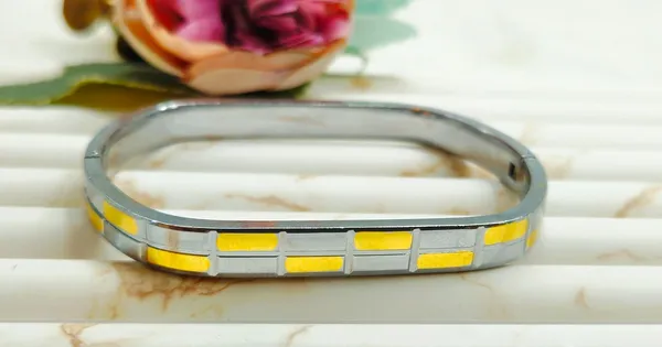 Silver_&_Gold_Grid_Square_Bangle