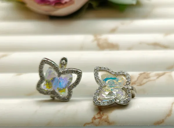 Butterfly_Pearl_Stud_Earrings