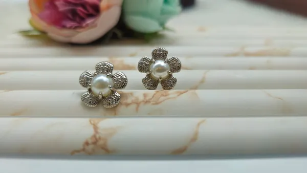 Floral_Pearl_Studs__For_Women