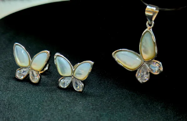 Charming_Papillon_Set_Earrings_For_Women