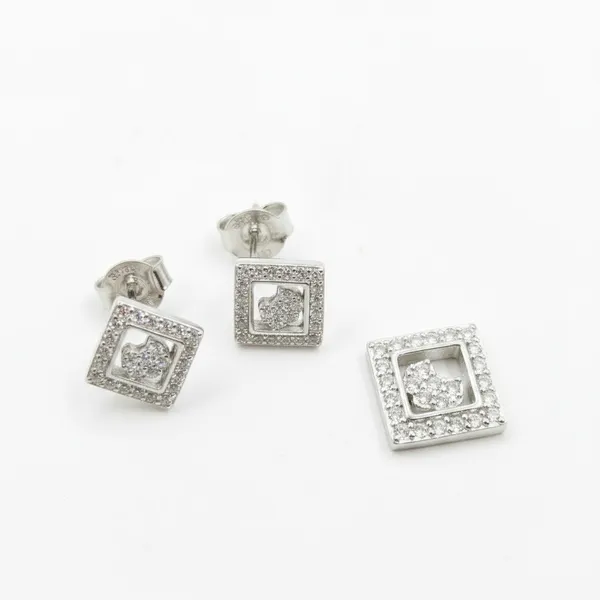 Dazzle_Halo_Square_Stud_Earrings_&_Pendant_Set