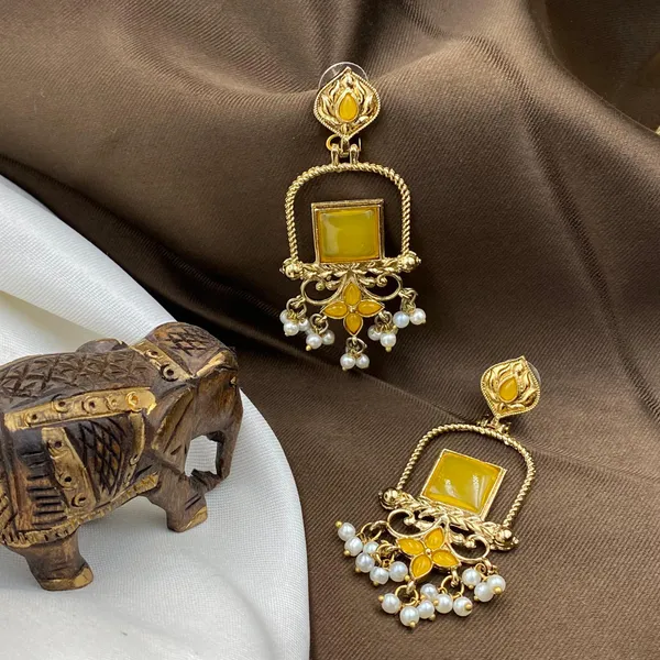 Latest_Stylish_Traditional_Mehndi_Polish_Yellow_Jhumka_Earrings_for_Women_&_Girls