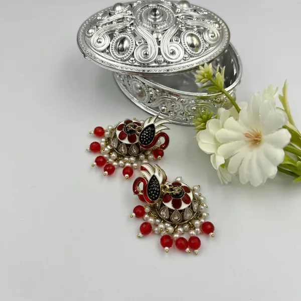 Marron_Elegant_Kundan_Gold-Plated_Jhumka_Earrings