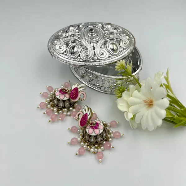Baby_Pink_Elegant_Kundan_Gold-Plated_Jhumka_Earrings