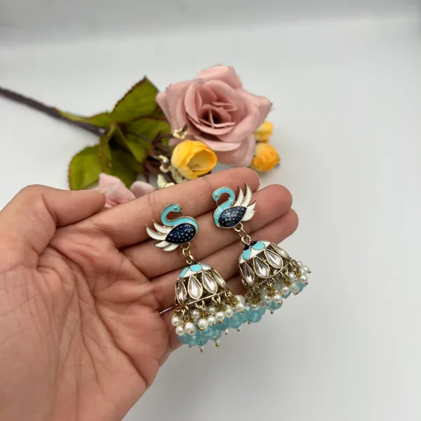Turquoise_Elegant_Kundan_Gold-Plated_Jhumka_Earrings