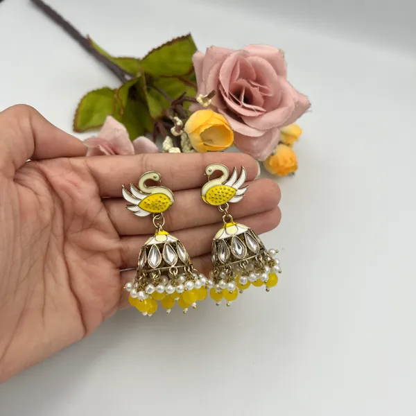 Yellow_Elegant_Kundan_Gold-Plated_Jhumka_Earrings