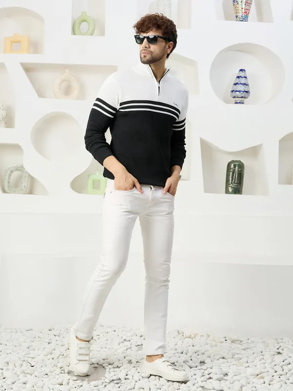 White_Mens_Half_Zipper_Self_Knitted_Striped_Sweater