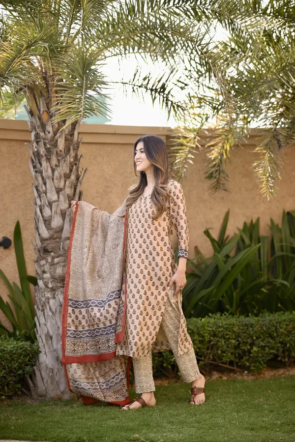 Peach_Rayon_Slub_&_Dupatta_Kotachex_Kurta_Set_For_Women