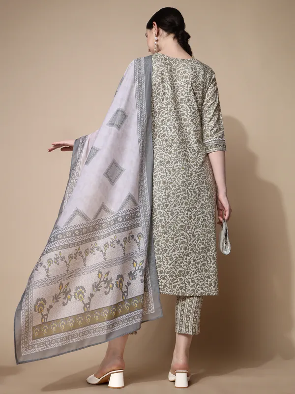 Green_Cotton_Blend_Kurta_Set_For_Women