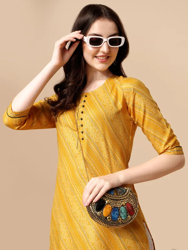 Yellow_Cotton_Blend_Solid_Tone_Kurta_For_Women