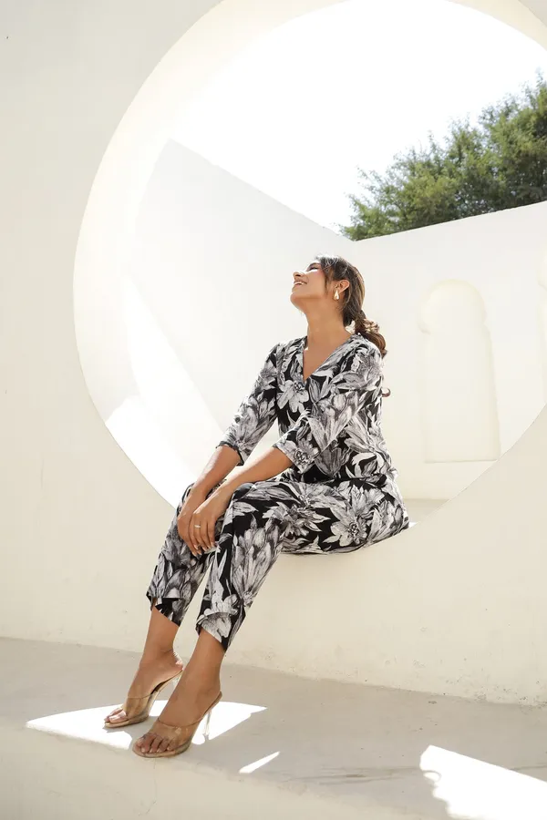 Black_Rayon_Slub_Designer_Festive_Co-Ord_Outfit_For_Women