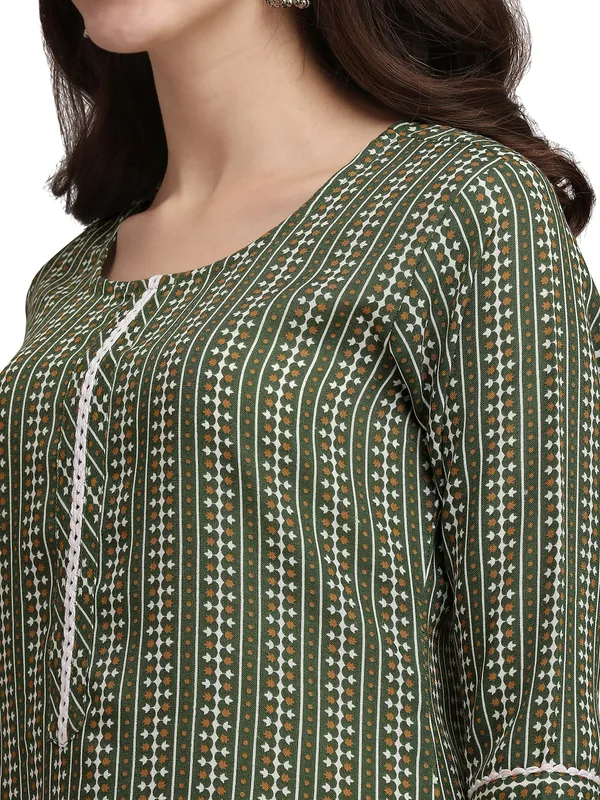 Green_Cotton_Blend_Kurta_For_Women