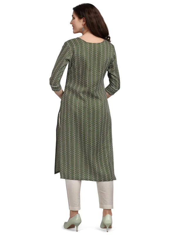 Green_Cotton_Blend_Kurta_For_Women
