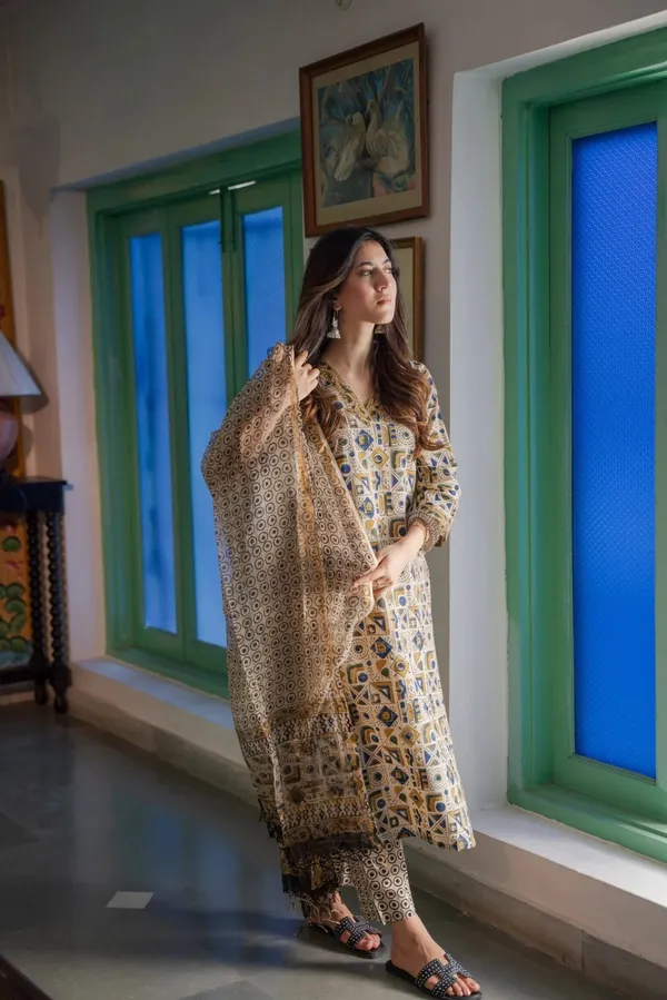 Rayon_Slub_&_Dupatta_Kotachex_Kurta_Set_For_Women