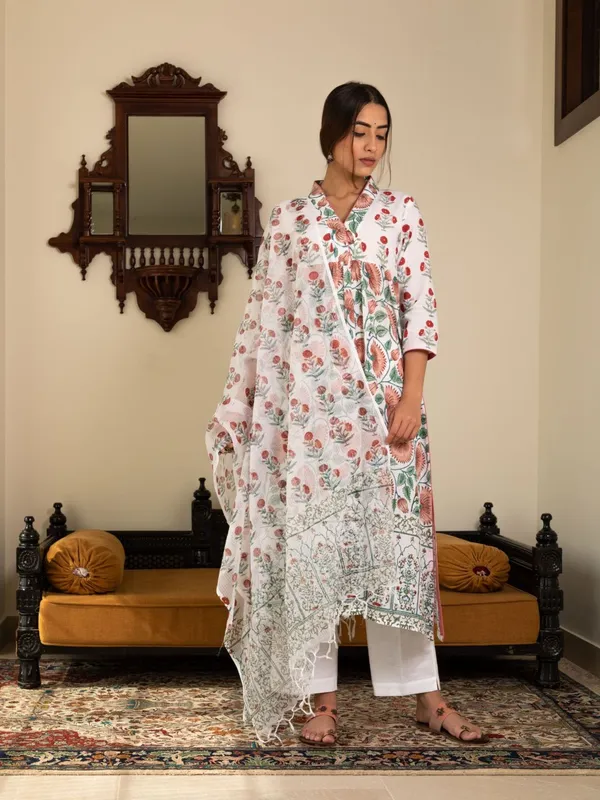 White_Rayon_Slub_&_Dupatta_Kotachex_Kurta_Set_For_Women