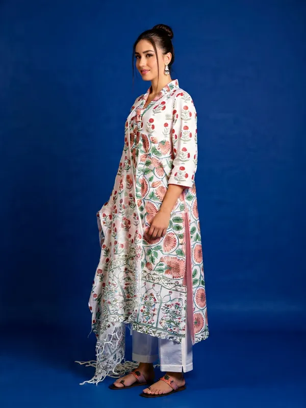 White_Rayon_Slub_&_Dupatta_Kotachex_Kurta_Set_For_Women