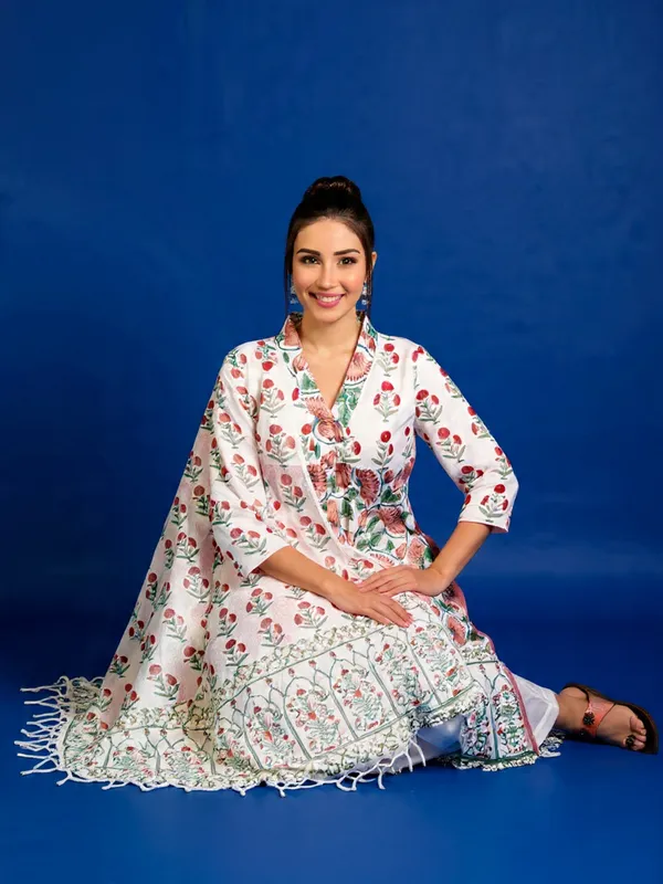 White_Rayon_Slub_&_Dupatta_Kotachex_Kurta_Set_For_Women