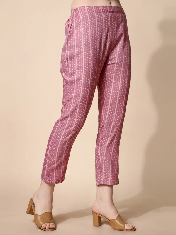 Pink_Cotton_Blend_Kurta_Set_For_Women