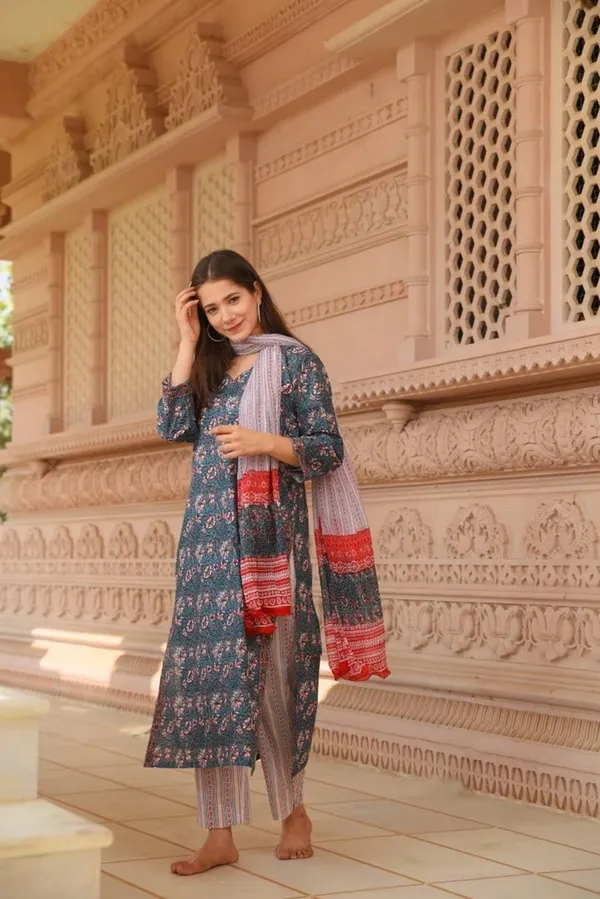 Grey_Rayon_Slub_&_Dupatta_Kotachex_Kurta_Set_For_Women