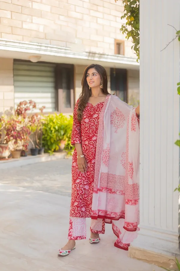 Red_Rayon_Slub_&_Dupatta_Kotachex_Kurta_Set_For_Women