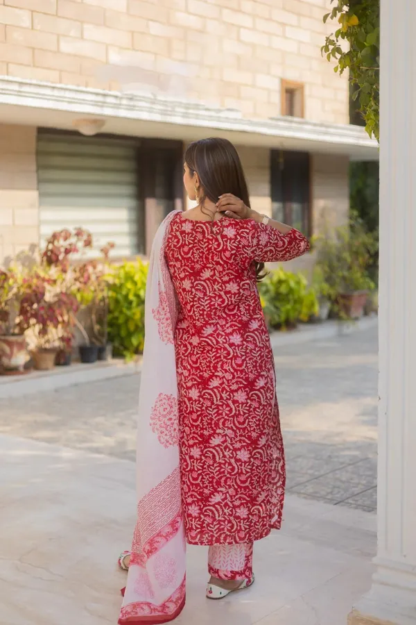 Red_Rayon_Slub_&_Dupatta_Kotachex_Kurta_Set_For_Women