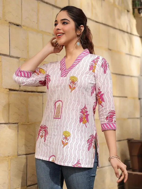 White_Rayon_Slub_Everyday_Short_Kurta_For_Women