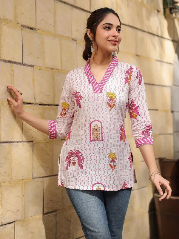 White_Rayon_Slub_Everyday_Short_Kurta_For_Women