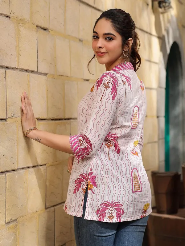 White_Rayon_Slub_Everyday_Short_Kurta_For_Women