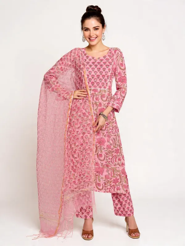 Pink_Rayon_Slub_&_Dupatta_Kotachex_Kurta_Set_For_Women