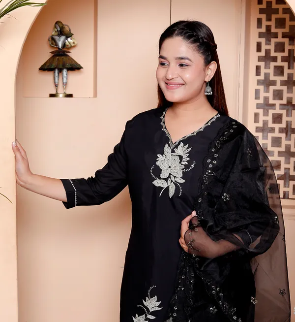 Womens_Roman_Silk_Embroidery_Black_Suit