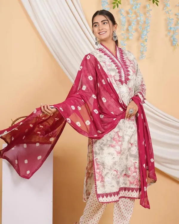 Maroon_Cotton_V_Neck_Printed_Suit_Set_With_Chiffon_Dupatta_For_Women