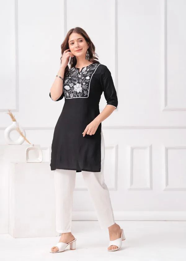 Black_Printed_Solid_Embroidery_Kurta_For_Women