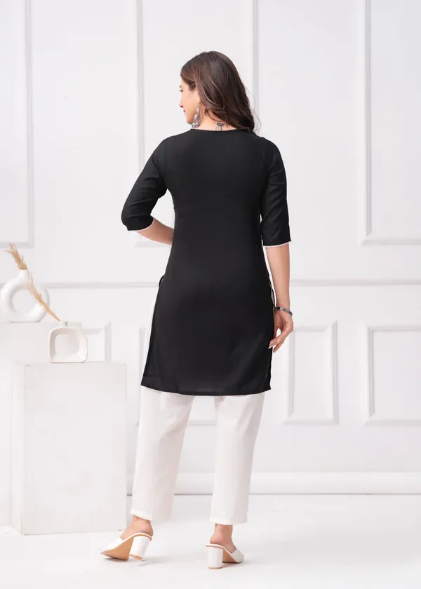 Black_Printed_Solid_Embroidery_Kurta_For_Women
