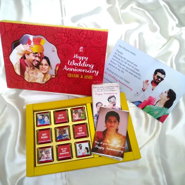 Anniversary_Gift,_Personalised_/_Customized_Chocolate_Box_With_Greeting_Card_(9_Cubes+2_Bar)