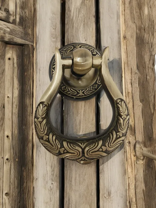 Golden_Decorative_Golden_Brass_Door_Knocker_Victorian_Style_Brass_Door_Knocker_Door_Decor